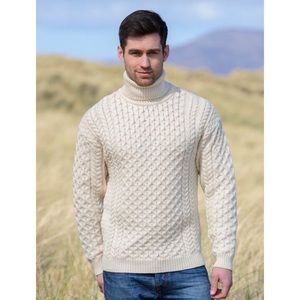 Vintage Aran Irish Wool Turtleneck Sweater White/Cream Made in Ireland (Size M)